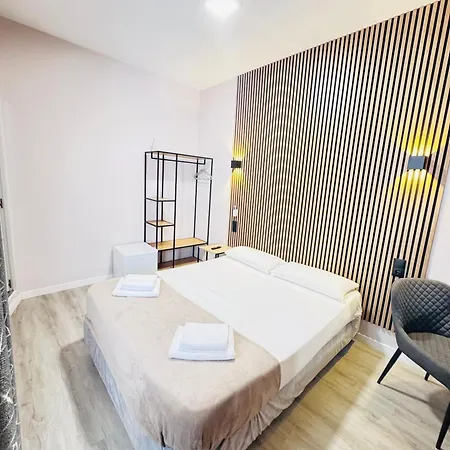 Colibri Guest house Calella