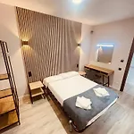 Colibri Guest house Calella