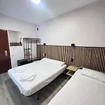 Colibri Guest house Calella
